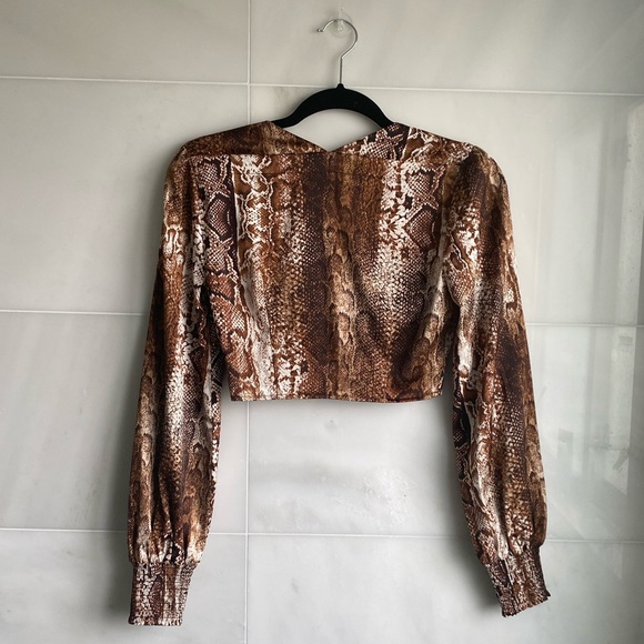 Guess Sahara Twist-Front Printed Crop Top - Picture 4 of 7